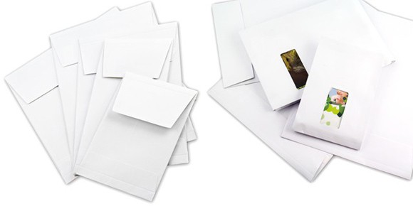 Enveloppes blanches à soufflets