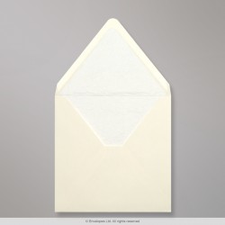 160x160 mm Ivory Envelope Lined With White Fancy Paper